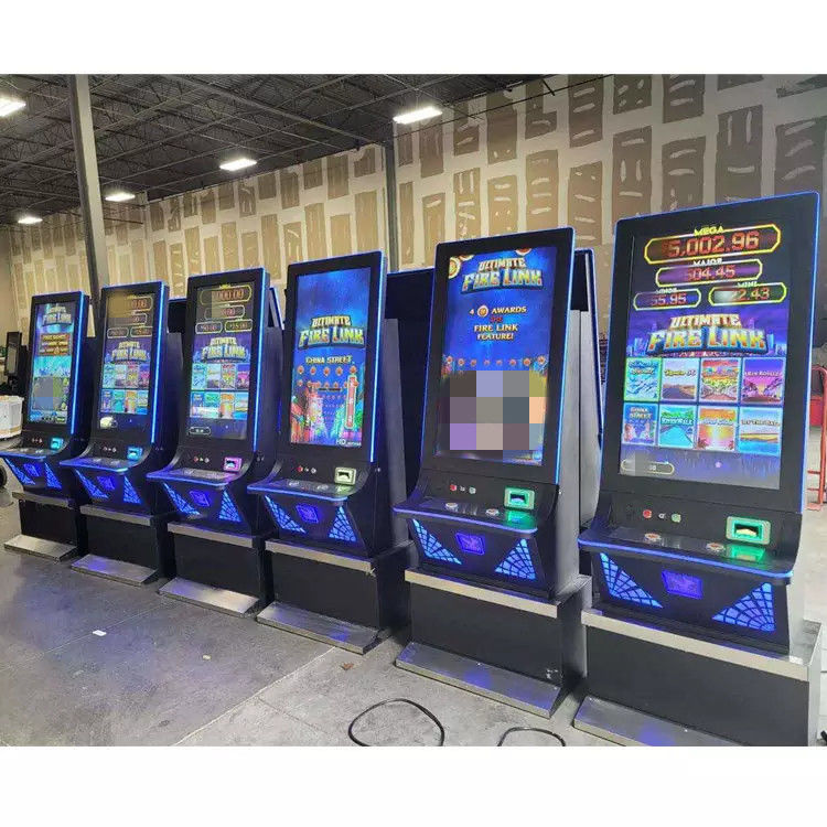 La macchina multifunzionale del gioco di pesca della scanalatura ha ispessito verticalmente il colore nero